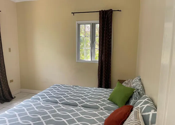 Free Airport Pickup 5 Minutes From Airport And Apartment